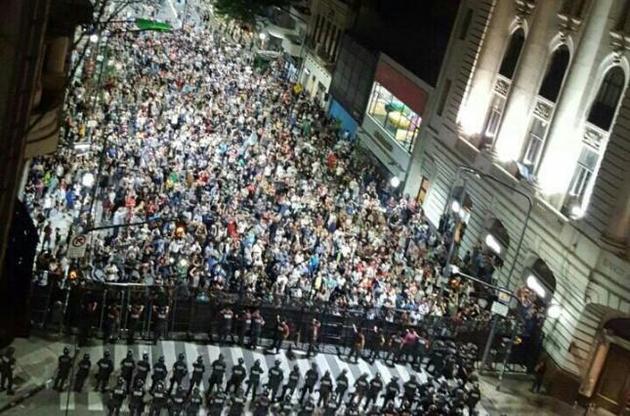 Тысячи демонстрантов в Аргентине требуют ввести режим продовольственного ЧП