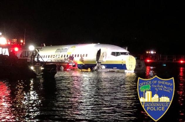Во Флориде жестко приводнился Boeing, пострадал 21 человек