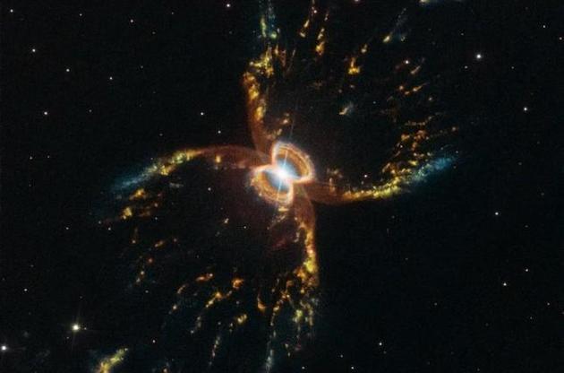 Південна Крабоподібна туманність знаходиться на відстані семи тисяч світлових років від Землі