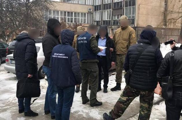 Усю суму хабара вилучили під час огляду місця події