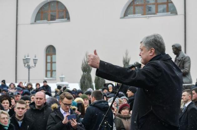 Верховный суд отказался признавать информацию о поездках Порошенко предвыборной агитацией