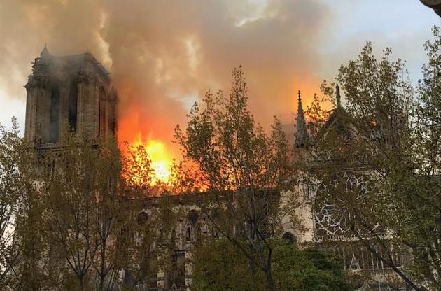 Наслідки пожежі продовжують наздоганяти Нотр-Дам