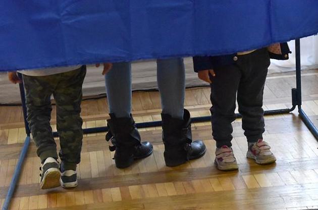 В УИК пожаловались новому президенту на низкую явку избирателей за рубежом