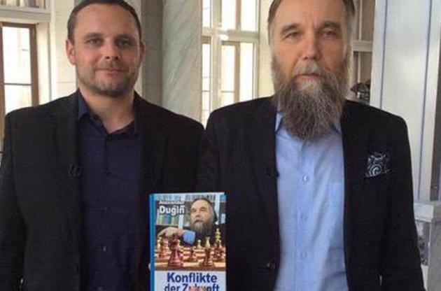 Оксенрайтер сотрудничал с российским неонацистом Дугиным
