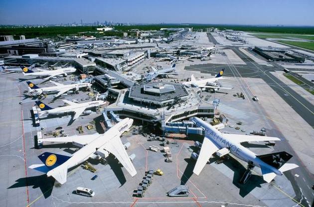 В аэропорту Франкфурта массово отменяют рейсы
