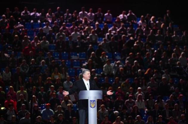 Порошенко замінив 64 довірених особи за чотири дні до виборів
