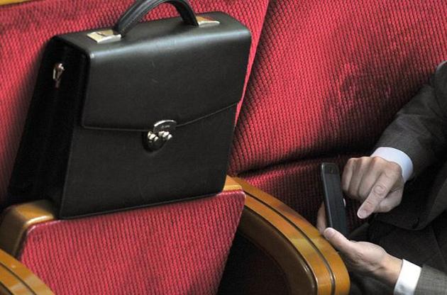 З корупцією хочуть боротися методом винагород за викриття недобросовісних держслужбовців