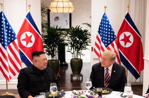 Голубой дом отреагировал на неудачные переговоры Трампа с Ким Чен Ыном