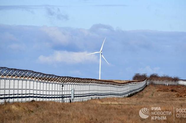 В ході окупації Криму Росією десятки тисяч українських військових та правоохоронців зрадили присязі