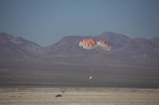 У SpaceX возникли проблемы во время тестирования парашютов Crew Dragon