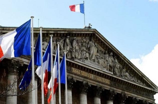 Во Франции одобрили закон об ограничении прав демонстрантов