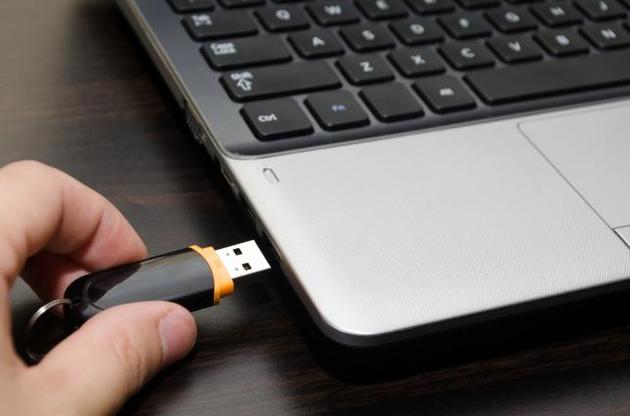 Пользователи Windows 10 могут извлекать флешки из USB-порта без дополнительных усилий
