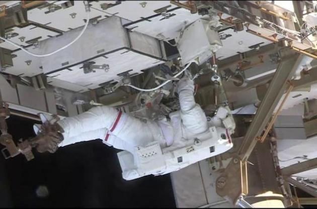 Астронавти NASA успішно здійснили чергову "космічну прогулянку"