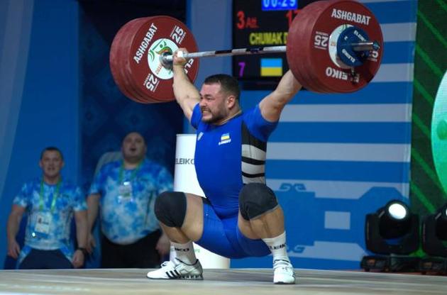 Украинец Чумак выиграл три "золота" чемпионата Европы по тяжелой атлетике