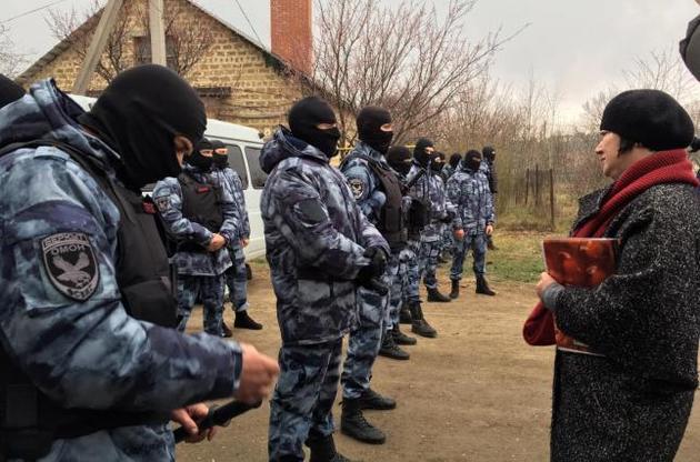 Євросоюз вимагає від РФ припинити переслідування кримських татар – заява