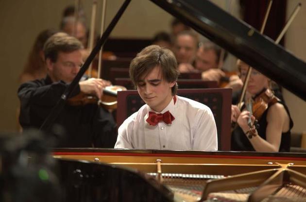 Ілля Овчаренко (Україна, І премія)