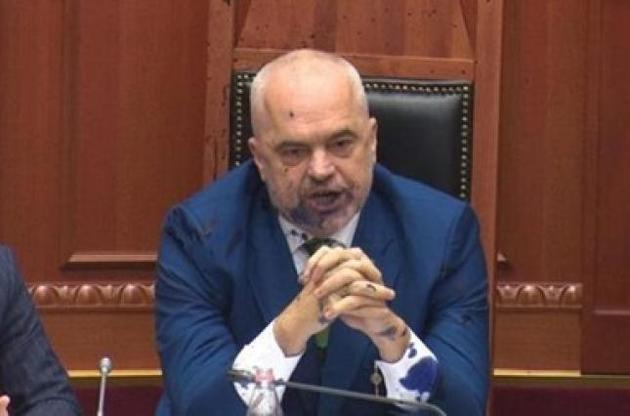 В обличчя прем&#039;єру бризнули чорнилом