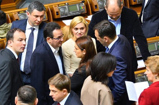 Фракцию "Самопомочи" собираются покинуть пять депутатов – СМИ