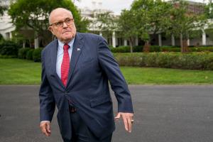 Джулиани приедет в Украину в преддверии инаугурации Зеленского