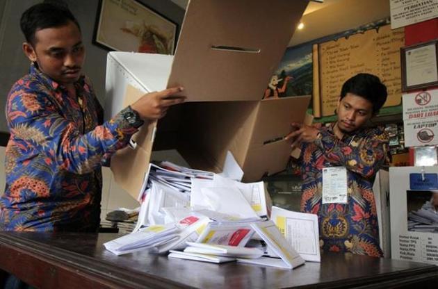 В Индонезии от изнеможения в день выборов умерли более ста человек