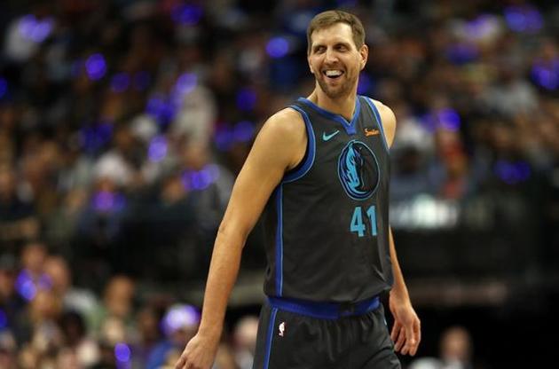 Новіцкі виступав у НБА з 1998 року