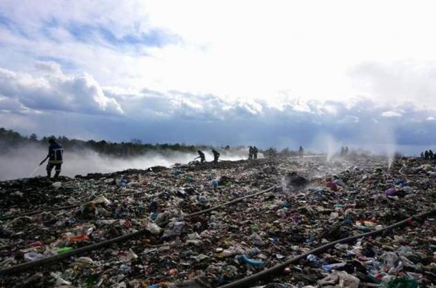 Накануне к тушению пожара привлекли почти 60 человек