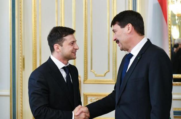 Президент Венгрии назвал обнадеживающими переговоры с Владимиром Зеленским