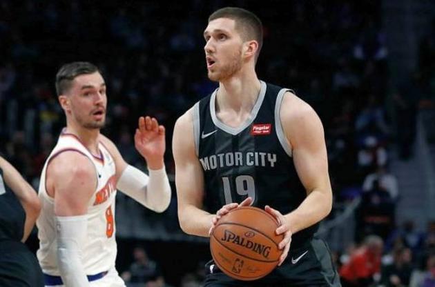 Украинец Михайлюк не играет в НБА за "Детройт" из-за травмы