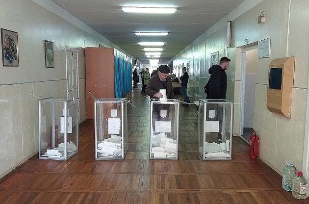 Захід з неприхованим задоволенням визнав вибори президента України у першому турі конкурентними і вільними — оглядач