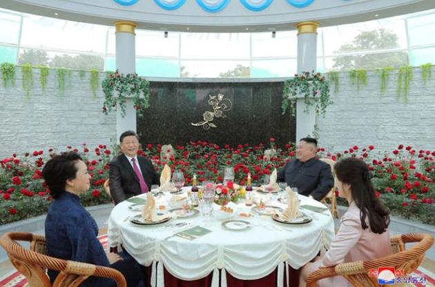 Си Цзиньпин покинул Пхеньян после встречи с Ким Чен Ыном