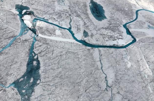 Ученые нашли более 50 озер подо льдом Гренландии