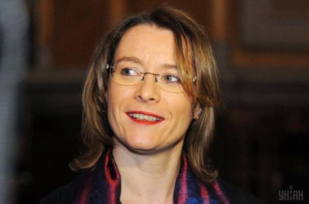 Изабель Дюмон сделала заявление в связи раздачей паспортов РФ в Донбассе