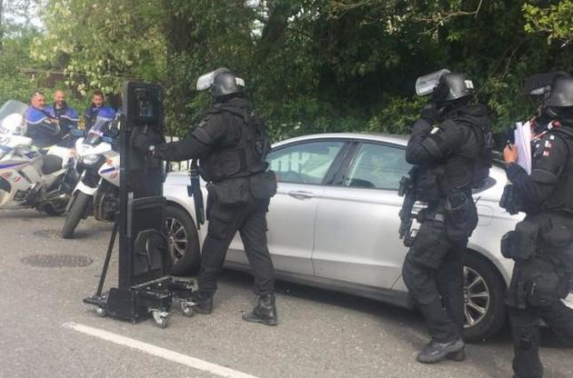 Полиция Франции освободила четырех заложниц — СМИ