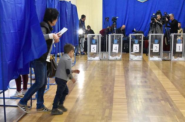 Рейтинги політичних сил напередодні виборів до ВР: партія Вакарчука вибралась на третє місце
