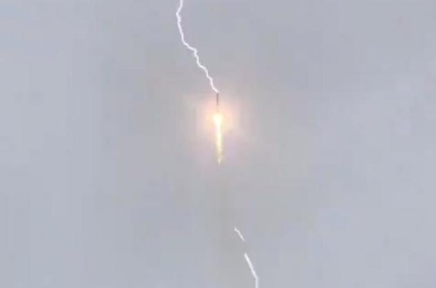 Во время взлета в российскую ракету-носитель ударила молния