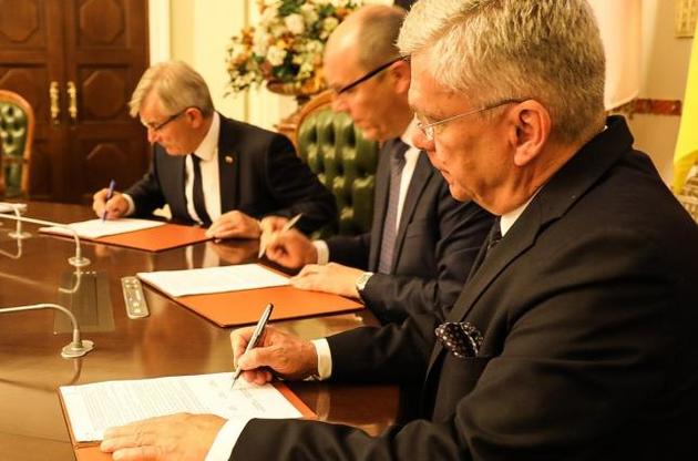 Польські і литовські парламентарії підтримують прозахідні прагнення України