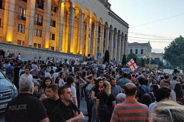 Премьер-министр Грузии обвинил в организации протестов отсутствующего в стране Саакашвили