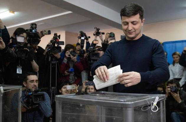 Зеленский проголосовал на выборах президента
