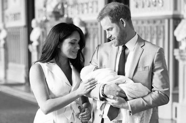 Меган Маркл и принц Гарри впервые показали новорожденного сына