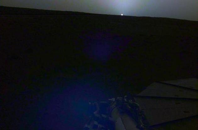 Зонд NASA сделал снимок заката на Марсе
