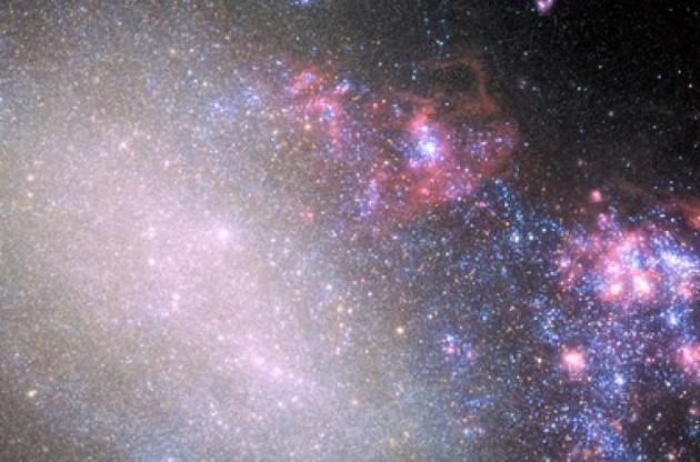 "Хаббл" получил снимок "двуликой" галактики
