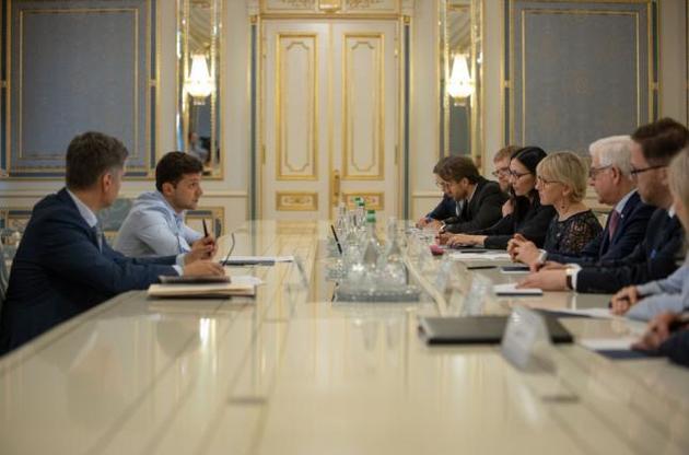 Зеленский на встрече с главами МИД Швеции и Польши призвал продолжать санкции против РФ