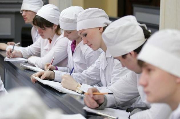 Большинство студентов, которые пропустили экзамен - иностранцы