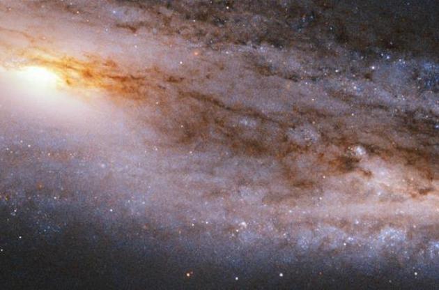 Астрономы показали необычный снимок спиральной галактики от "Хаббла"