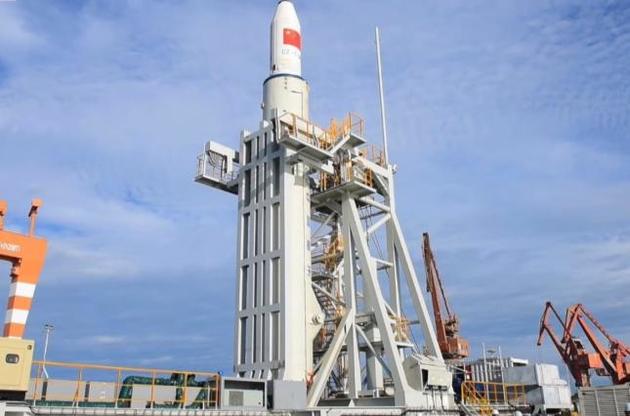 Китай вперше запустив ракету з плавучої платформи