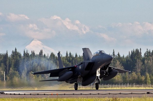 Корейські винищувачі відкрили попереджувальний вогонь по військових літаках РФ