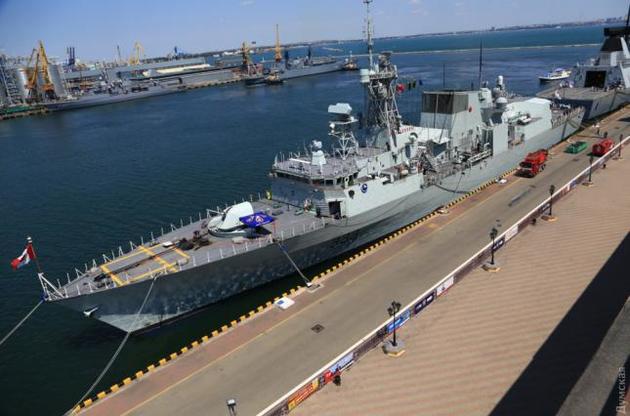 В Одесский порт зашли сразу четыре корабля НАТО