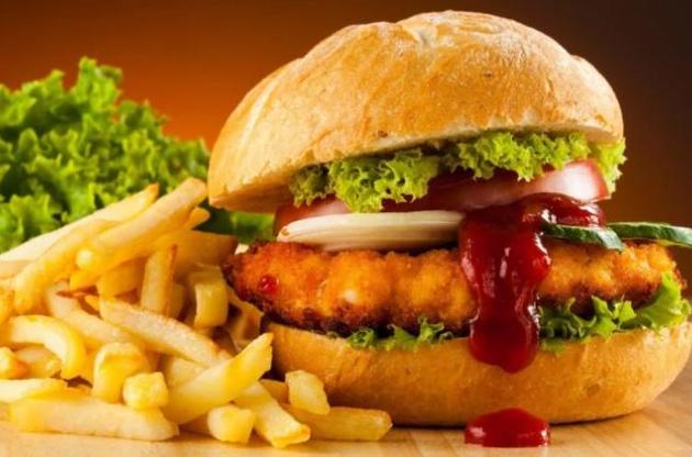 Вживання фаст-фуду може негативно позначитися на роботі мозку