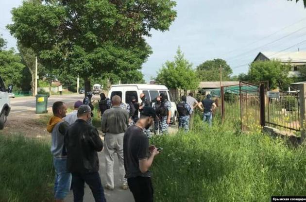 Задержанных утром крымских татар доставили в управление ФСБ — адвокат