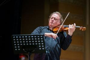 Майкл Гуттман: "Мою скрипку звати Карло"
